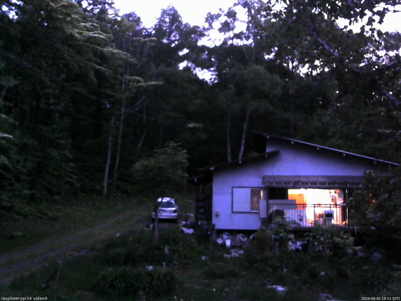 長野県菅平高原 ゆたか山荘 西側(坂上) 2026/06/01 19:15