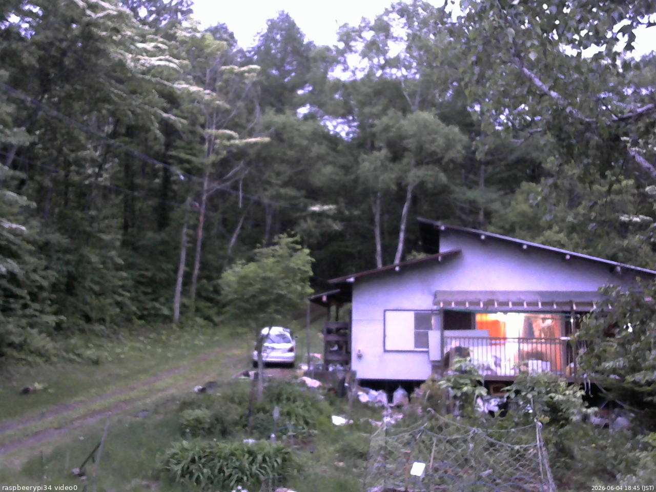 長野県菅平高原 ゆたか山荘 西側(坂上) 2026/06/04 18:45