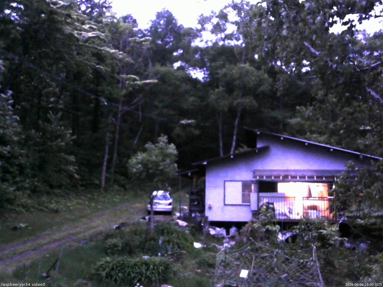 長野県菅平高原 ゆたか山荘 西側(坂上) 2026/06/04 19:00