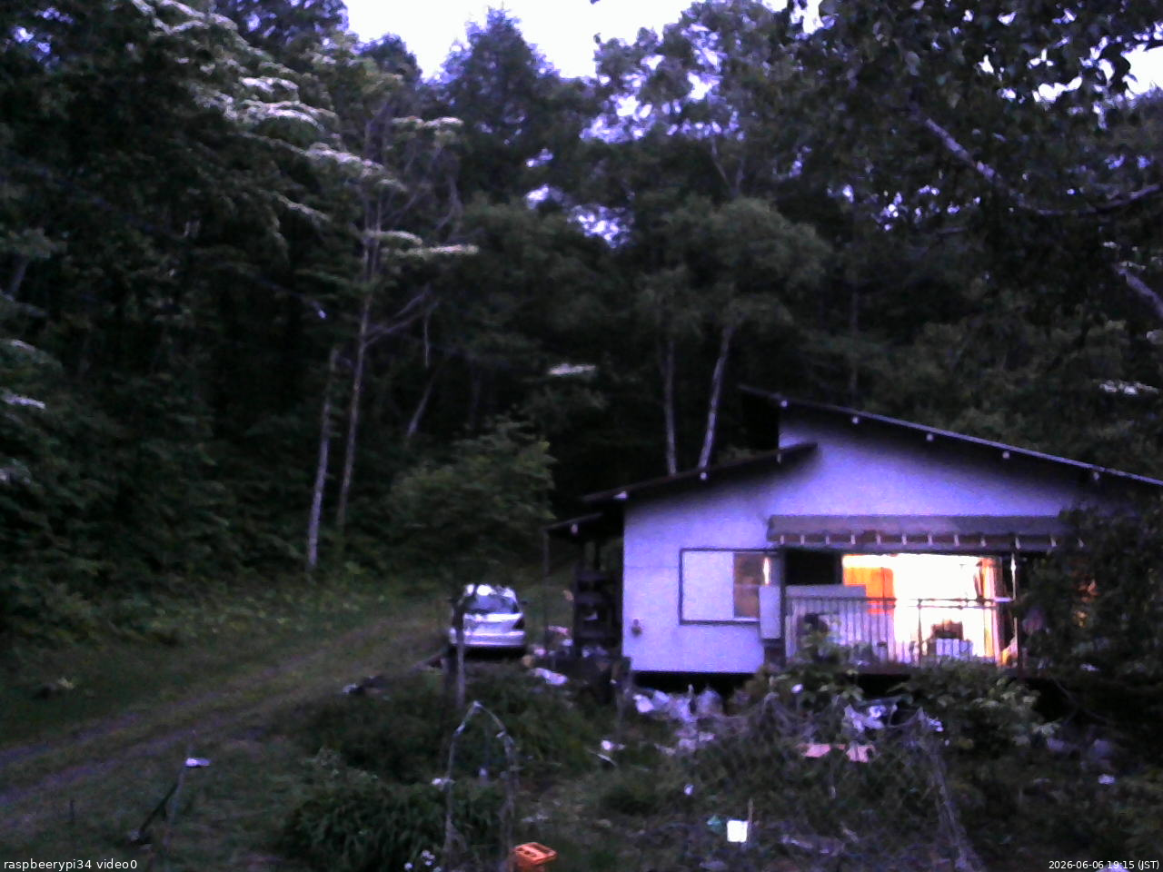 長野県菅平高原 ゆたか山荘 西側(坂上) 2026/06/06 19:15