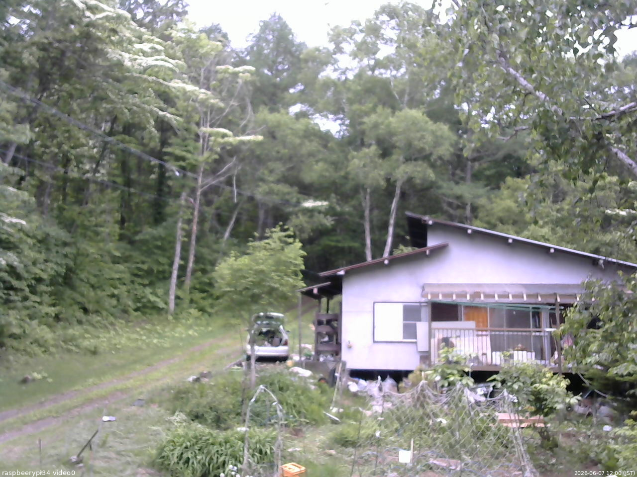 長野県菅平高原 ゆたか山荘 西側(坂上) 2026/06/07 12:00