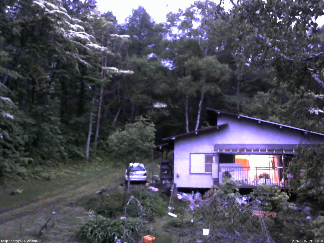 長野県菅平高原 ゆたか山荘 西側(坂上) 2026/06/07 19:00