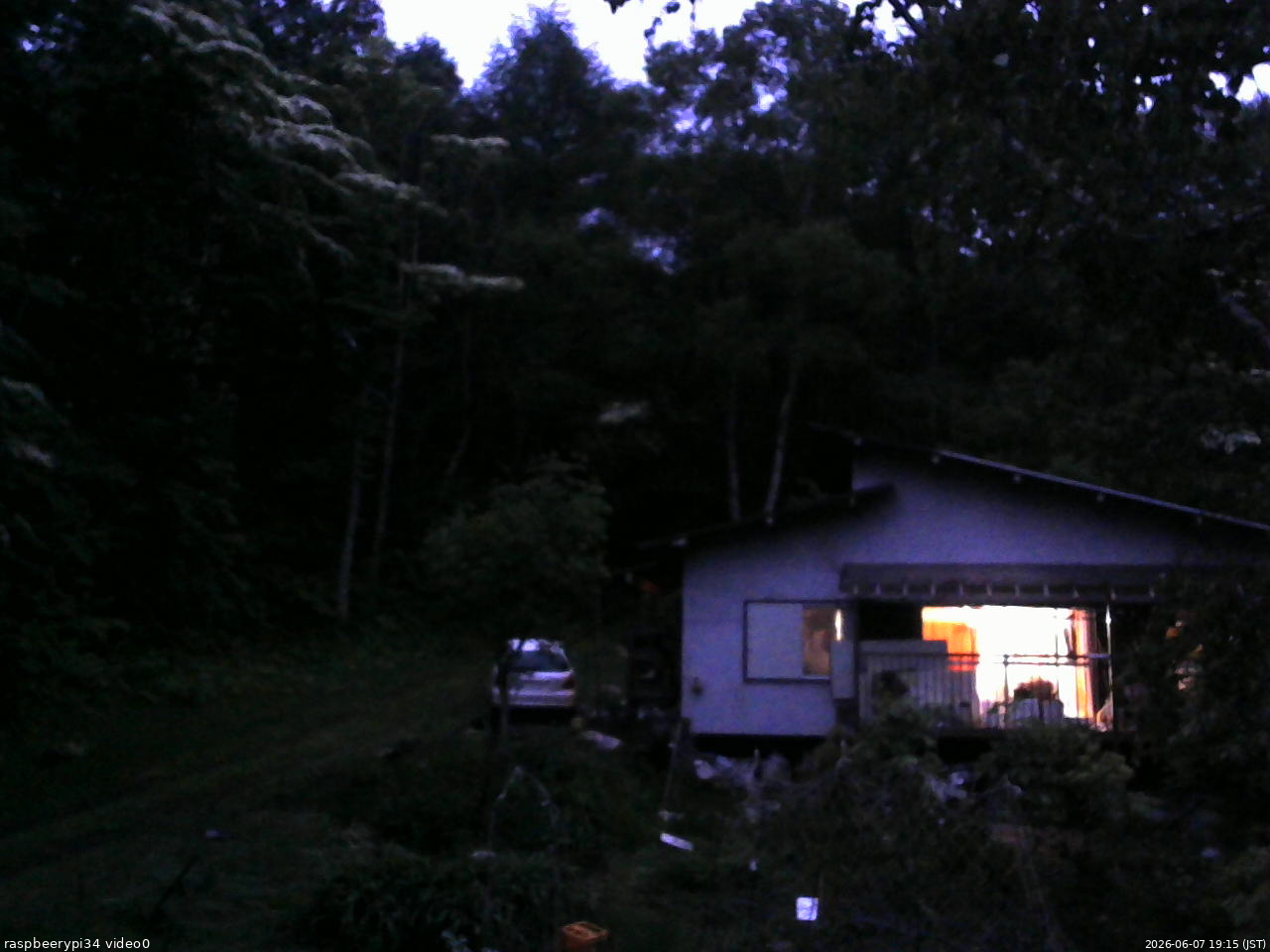 長野県菅平高原 ゆたか山荘 西側(坂上) 2026/06/07 19:15