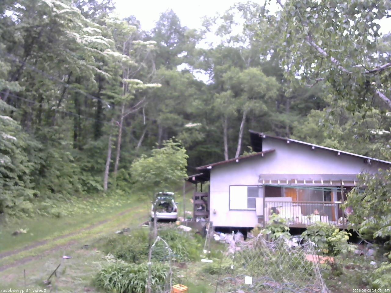 長野県菅平高原 ゆたか山荘 西側(坂上) 2026/06/08 16:00