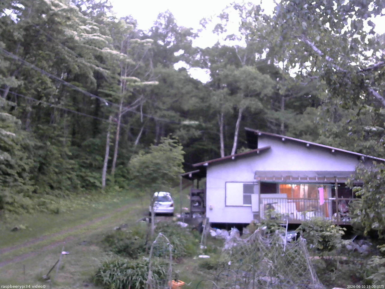 長野県菅平高原 ゆたか山荘 西側(坂上) 2026/06/10 19:00