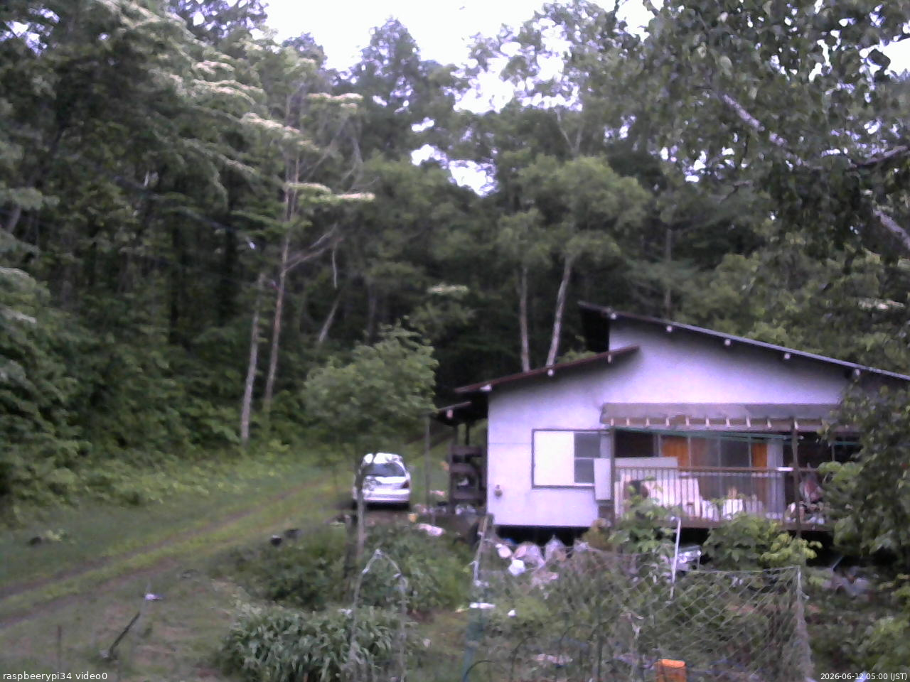 長野県菅平高原 ゆたか山荘 西側(坂上) 2026/06/12 05:00