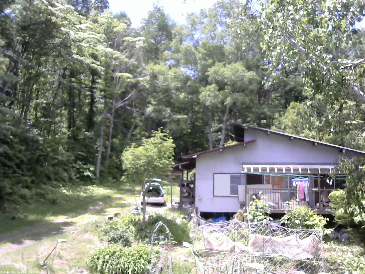 長野県菅平高原 ゆたか山荘 西側(坂上) 2026/06/13 12:00