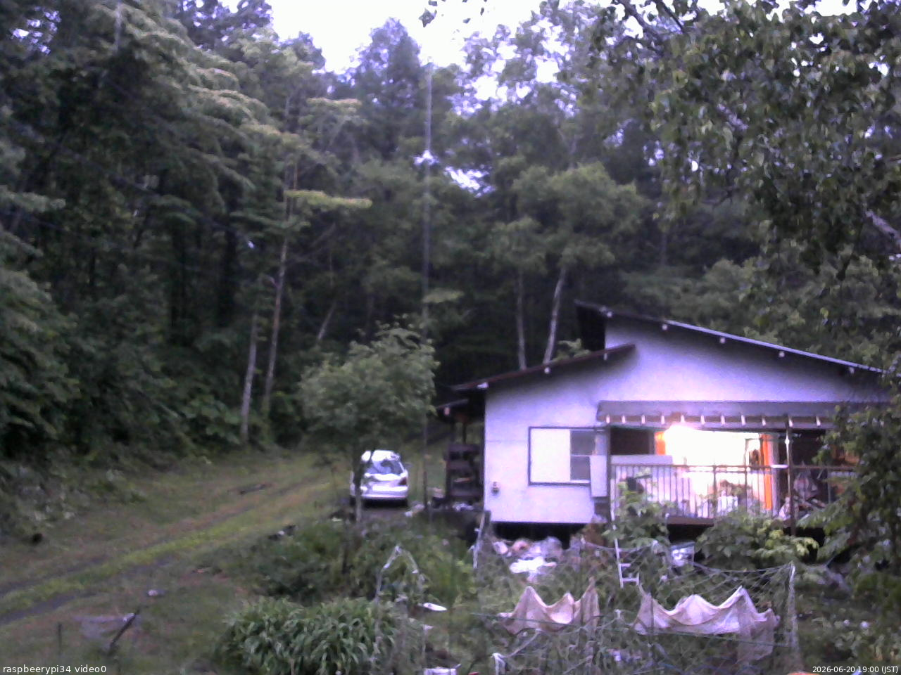 長野県菅平高原 ゆたか山荘 西側(坂上) 2026/06/20 19:00