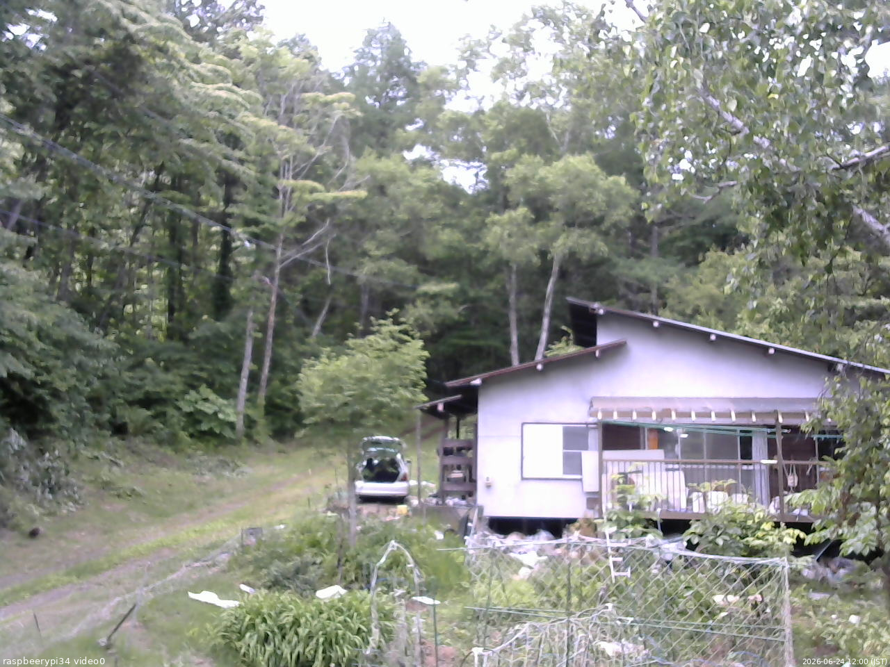 長野県菅平高原 ゆたか山荘 西側(坂上) 2026/06/24 12:00