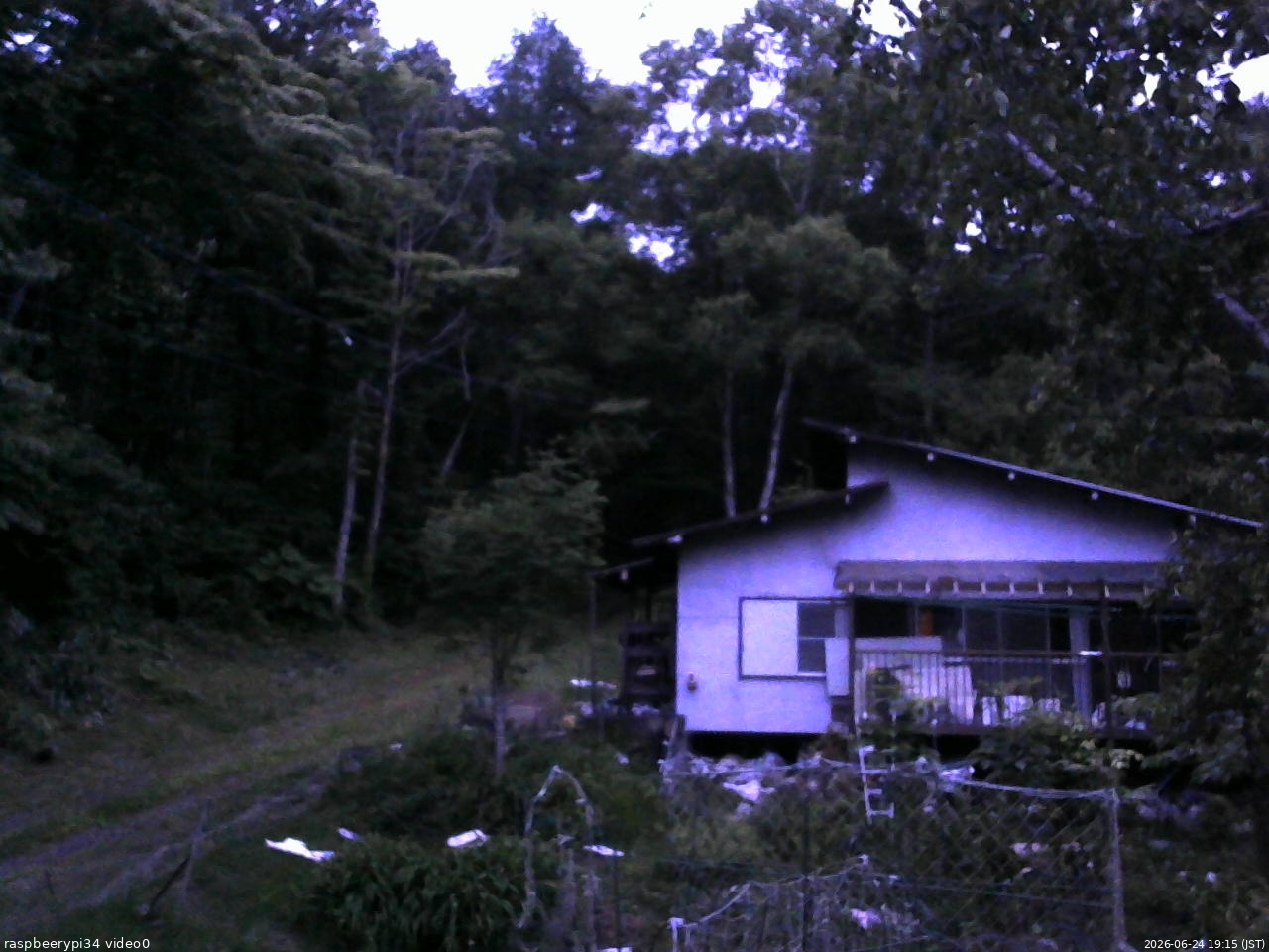 長野県菅平高原 ゆたか山荘 西側(坂上) 2026/06/24 19:15