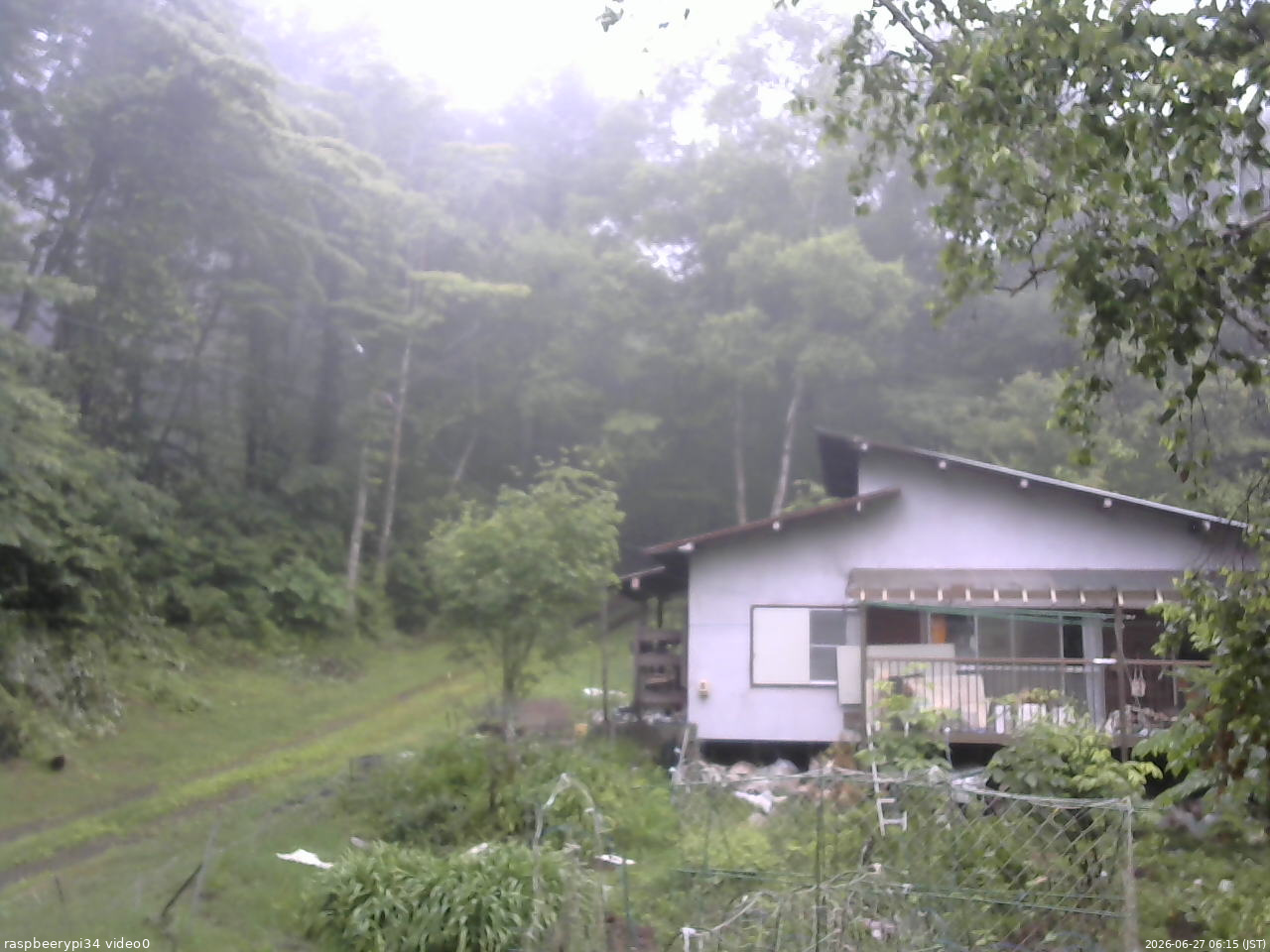 長野県菅平高原 ゆたか山荘 西側(坂上) 2026/06/27 06:15