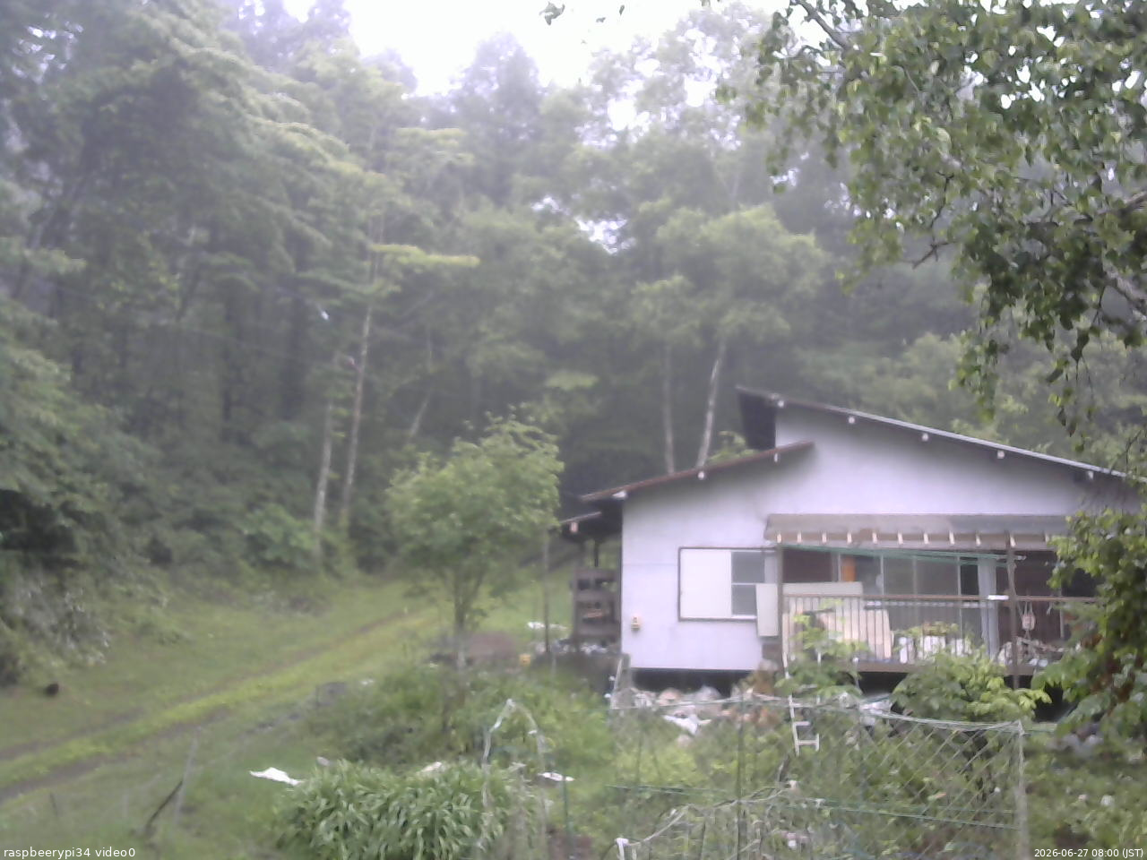 長野県菅平高原 ゆたか山荘 西側(坂上) 2026/06/27 08:00