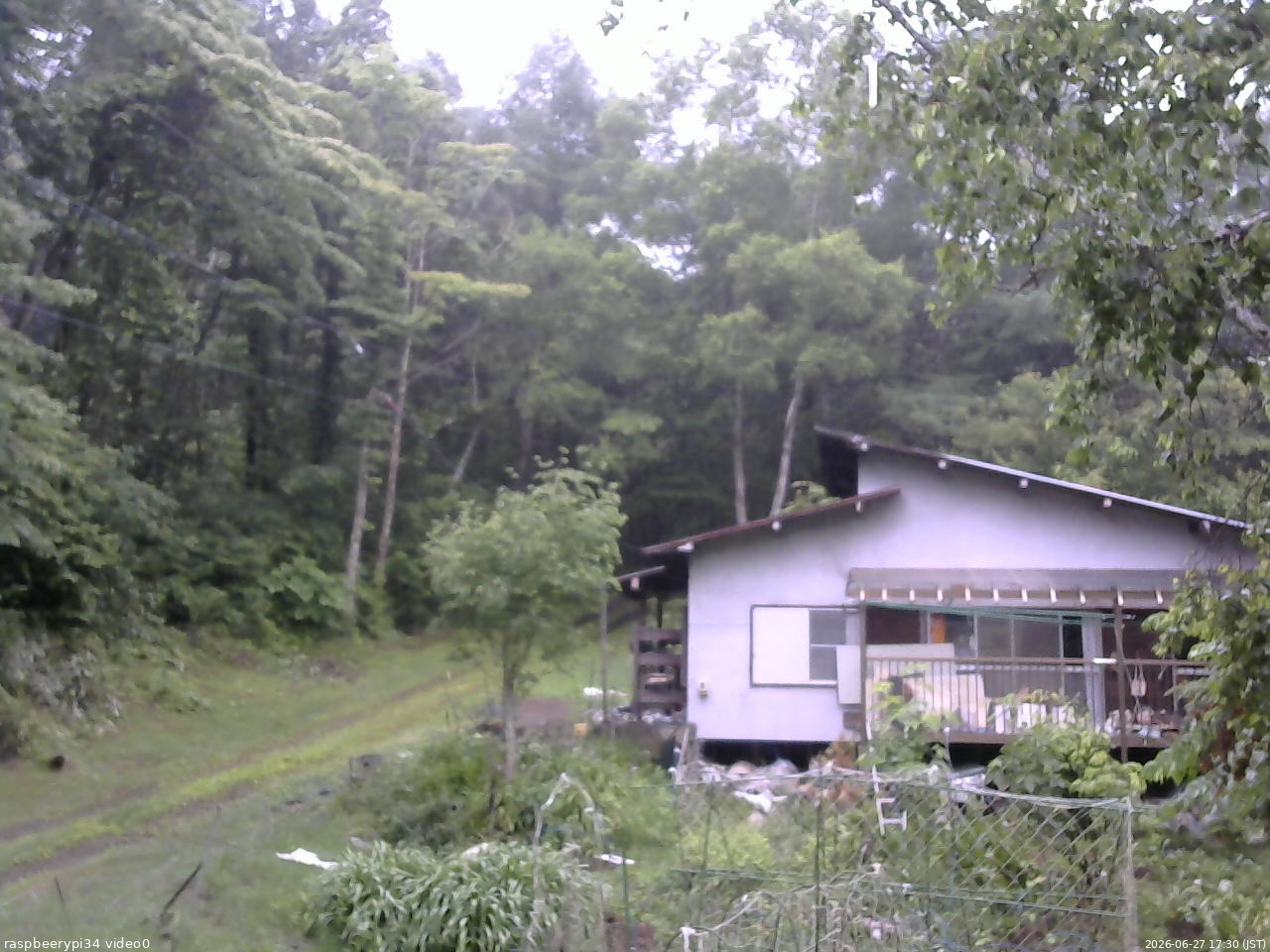 長野県菅平高原 ゆたか山荘 西側(坂上) 2026/06/27 17:30