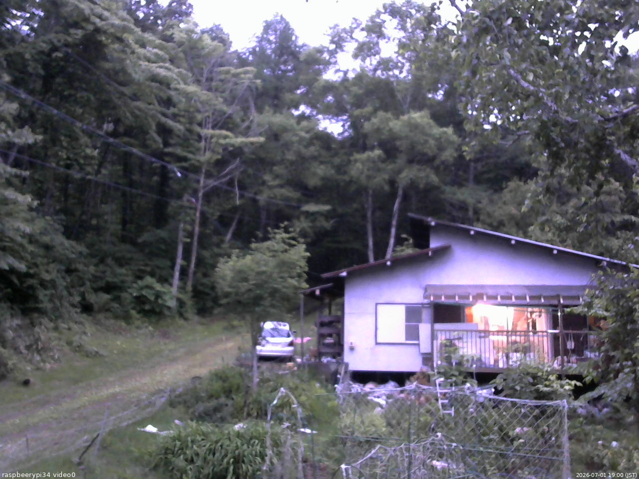 長野県菅平高原 ゆたか山荘 西側(坂上) 2026/07/01 19:00