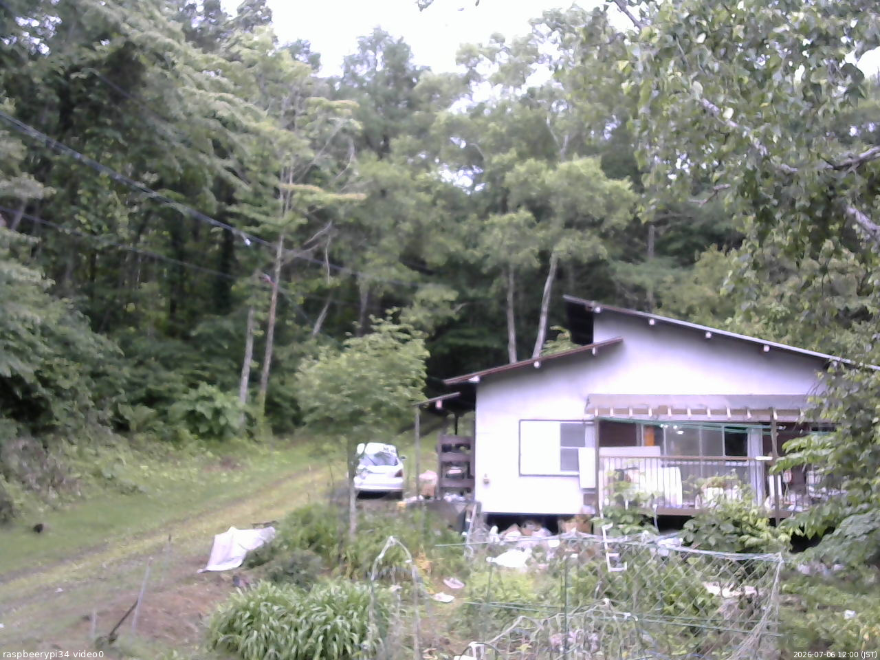 長野県菅平高原 ゆたか山荘 西側(坂上) 2026/07/06 12:00