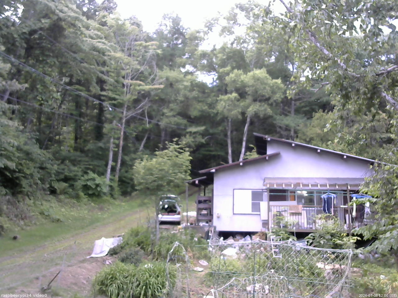 長野県菅平高原 ゆたか山荘 西側(坂上) 2026/07/08 12:00