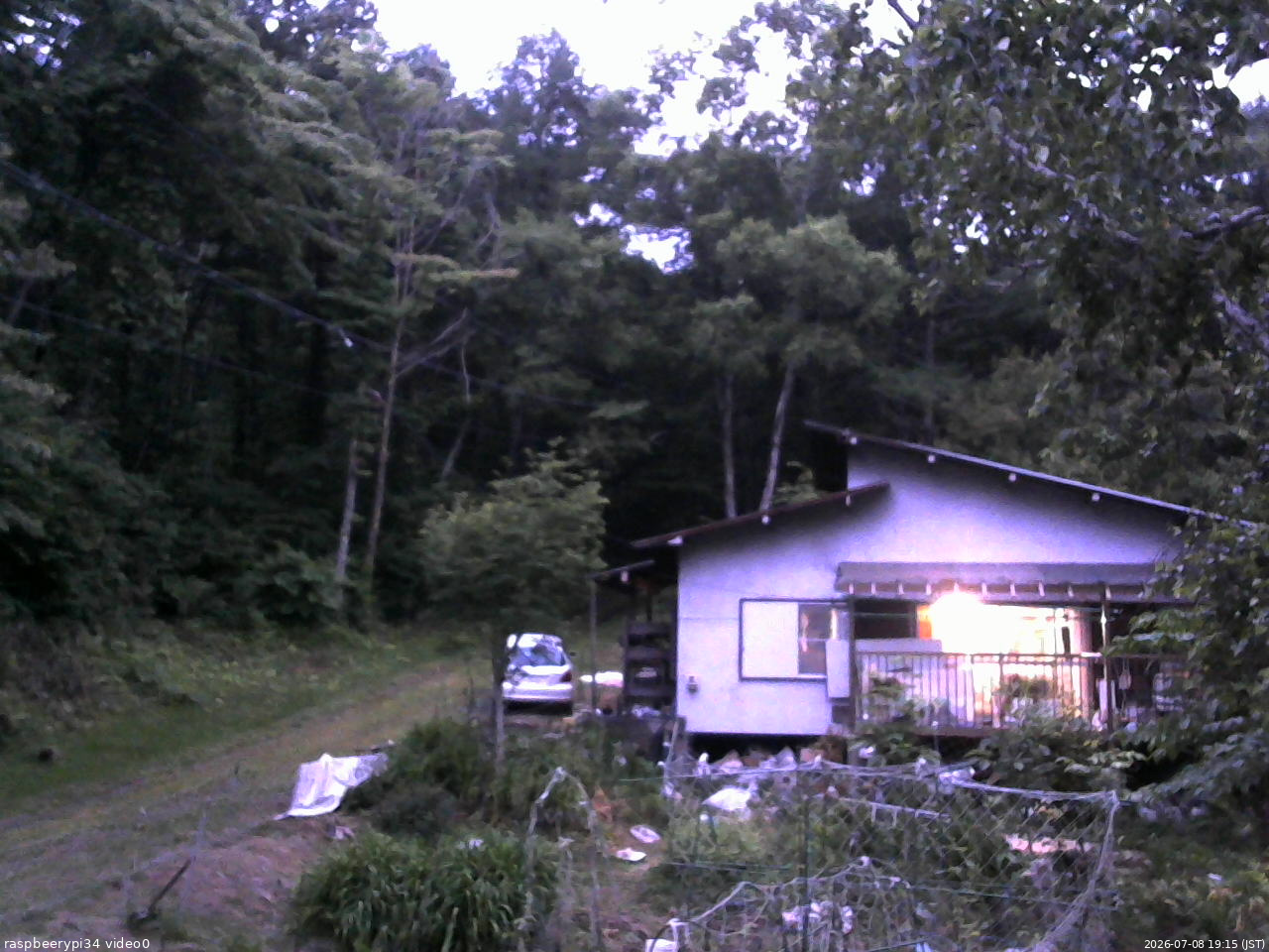 長野県菅平高原 ゆたか山荘 西側(坂上) 2026/07/08 19:15