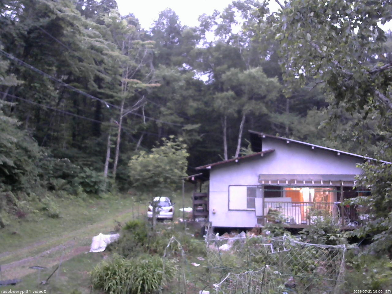 長野県菅平高原 ゆたか山荘 西側(坂上) 2026/07/21 19:00