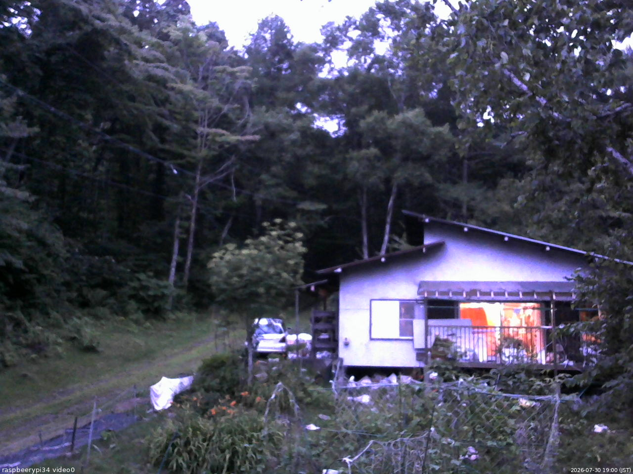 長野県菅平高原 ゆたか山荘 西側(坂上) 2026/07/30 19:00