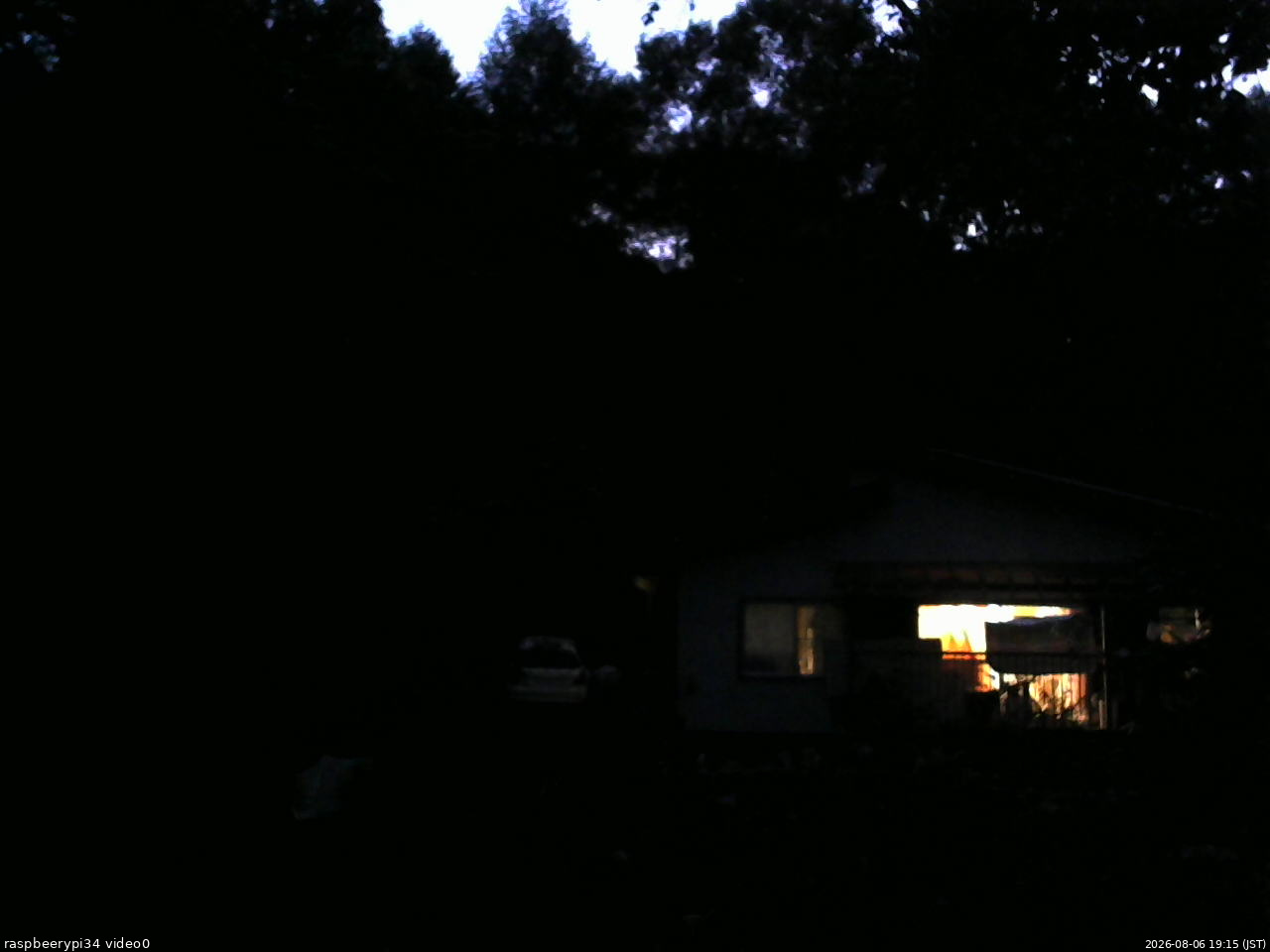 長野県菅平高原 ゆたか山荘 西側(坂上) 2026/08/06 19:15