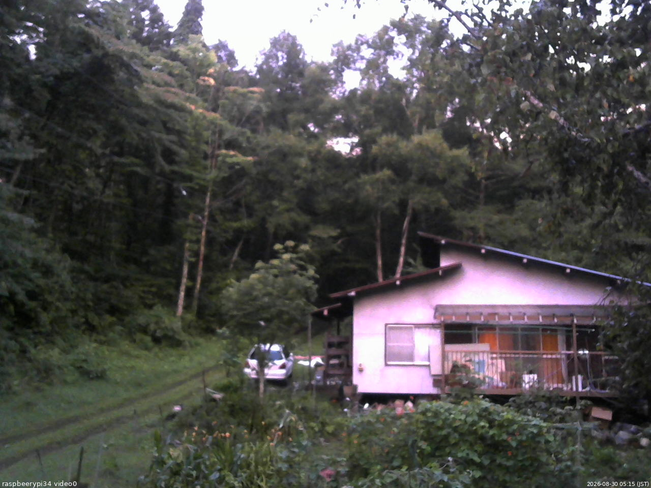 長野県菅平高原 ゆたか山荘 西側(坂上) 2026/08/30 05:15