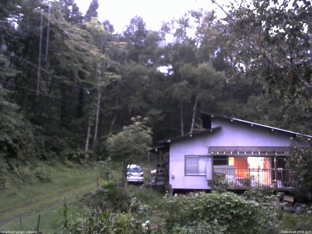 長野県菅平高原 ゆたか山荘 西側(坂上) 2026/09/08 17:45