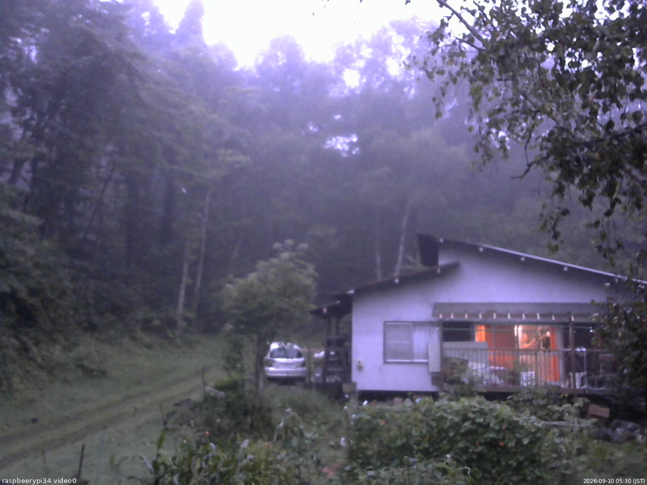 長野県菅平高原 ゆたか山荘 西側(坂上) 2026/09/10 05:30