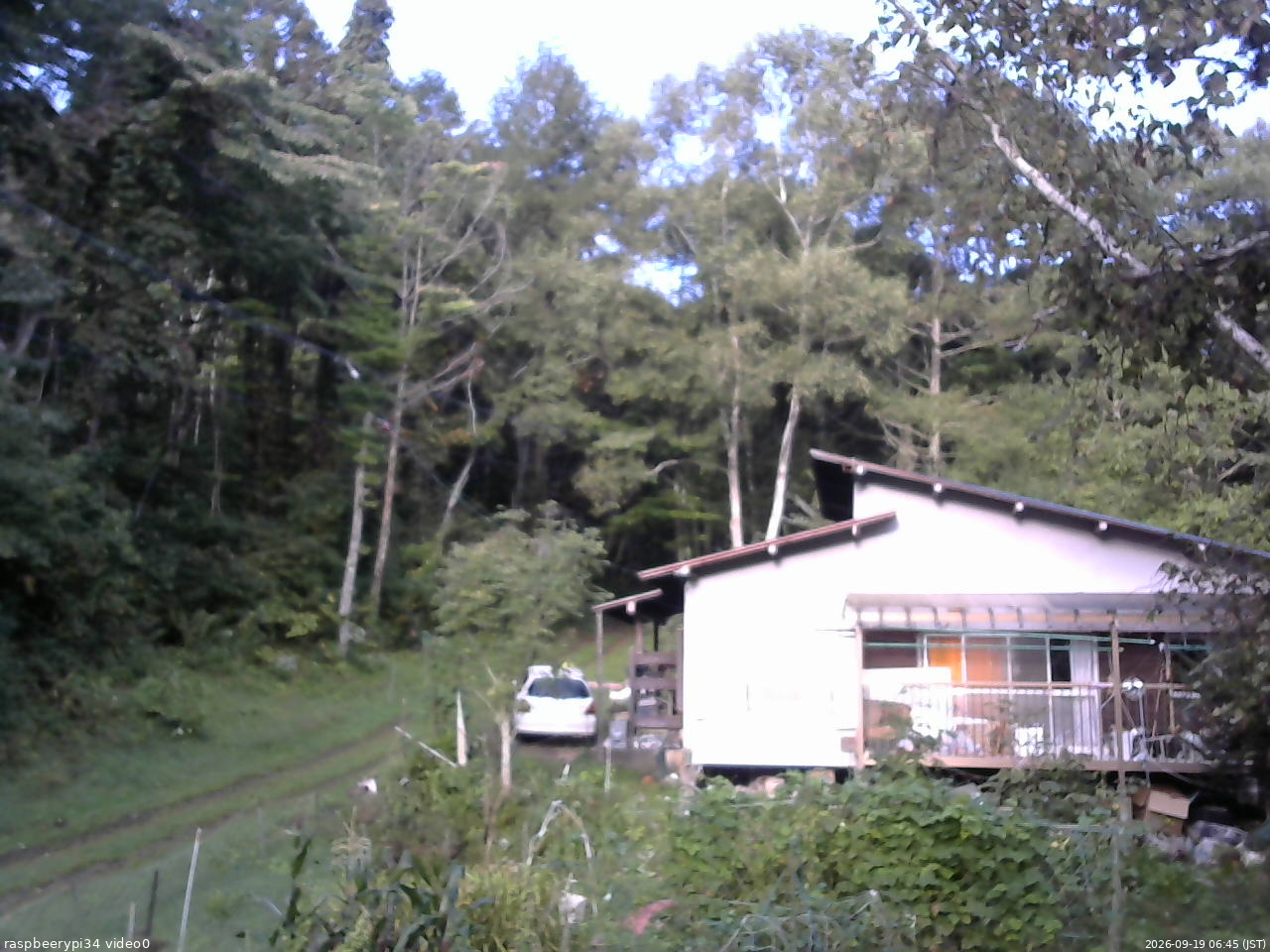 長野県菅平高原 ゆたか山荘 西側(坂上) 2026/09/19 06:45