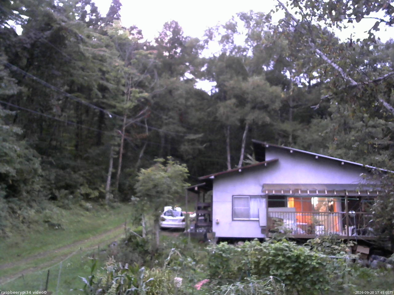 長野県菅平高原 ゆたか山荘 西側(坂上) 2026/09/20 17:45