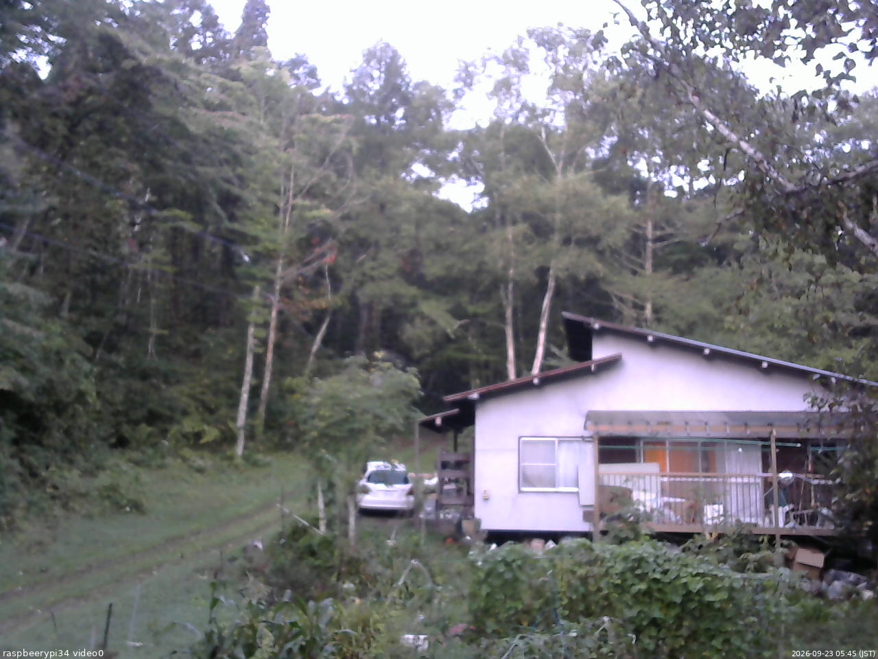 長野県菅平高原 ゆたか山荘 西側(坂上) 2026/09/23 05:45
