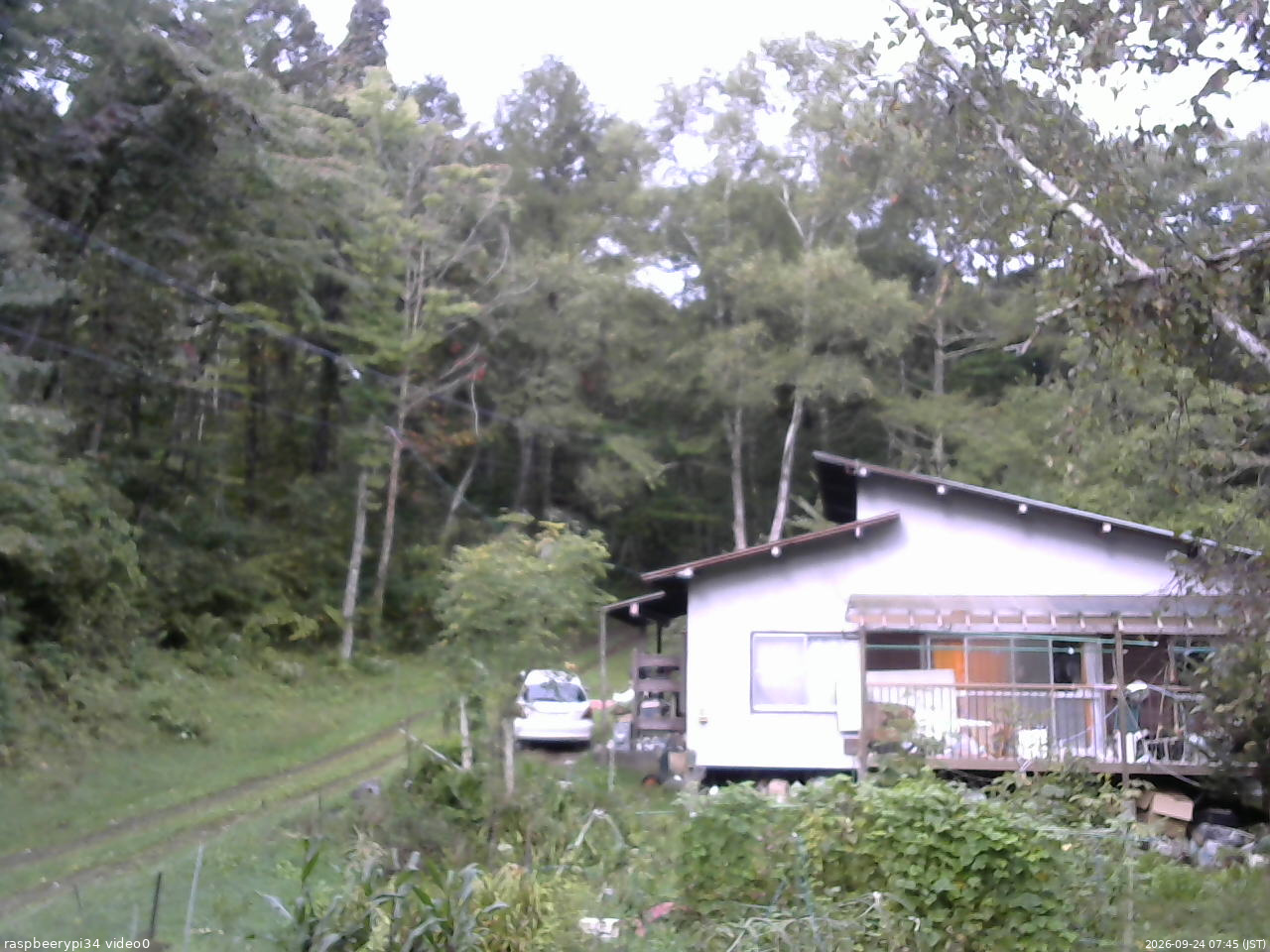 長野県菅平高原 ゆたか山荘 西側(坂上) 2026/09/24 07:45