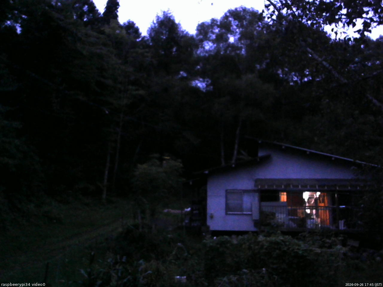 長野県菅平高原 ゆたか山荘 西側(坂上) 2026/09/26 17:45