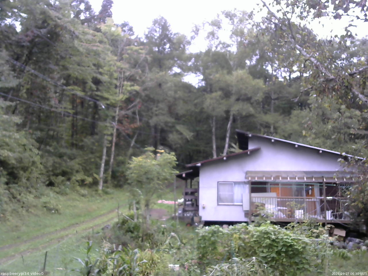 長野県菅平高原 ゆたか山荘 西側(坂上) 2026/09/27 06:30
