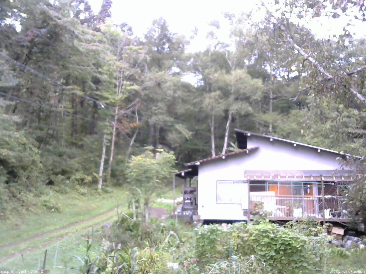 長野県菅平高原 ゆたか山荘 西側(坂上) 2026/09/27 07:30