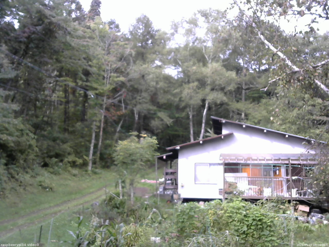 長野県菅平高原 ゆたか山荘 西側(坂上) 2026/09/27 09:00