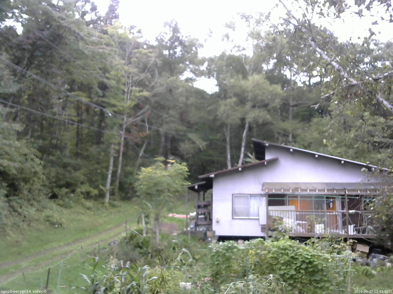 長野県菅平高原 ゆたか山荘 西側(坂上) 2026/09/27 12:45