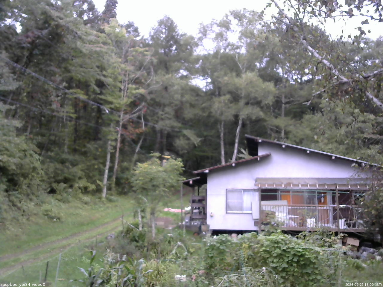 長野県菅平高原 ゆたか山荘 西側(坂上) 2026/09/27 16:00
