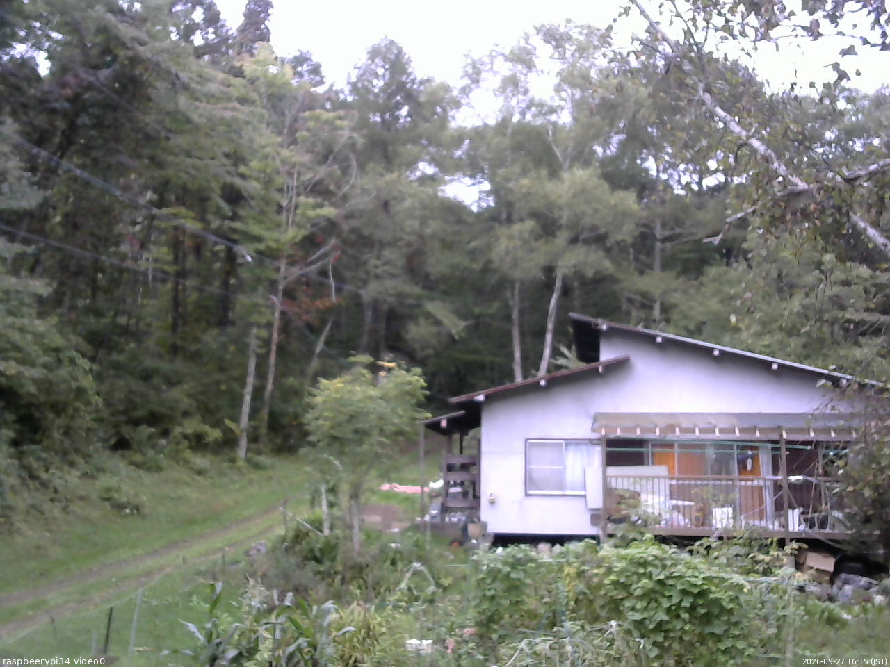 長野県菅平高原 ゆたか山荘 西側(坂上) 2026/09/27 16:15